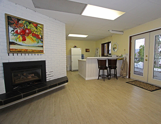 Dockside Beachhouse - 3 + 1 Bdrm HT - Vernon