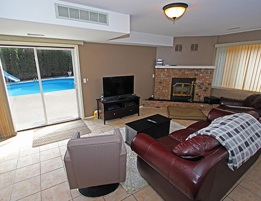 Lakeview Pool Home - 4 Bdrm w/ Pool - Penticton