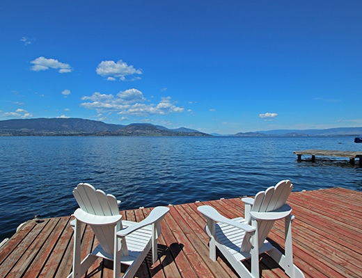 Luxury Beach House - 3 Bdrm + Den - Kelowna