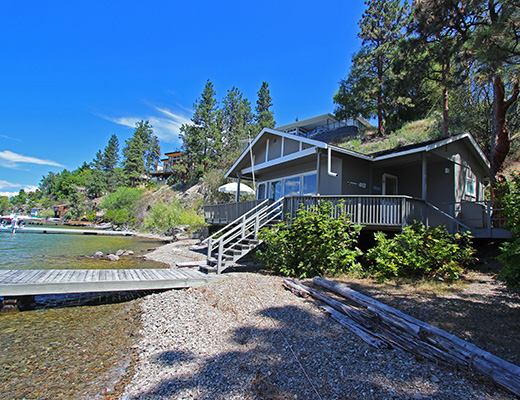 Lakeshore Cabin - 2 Bdrm - Kelowna