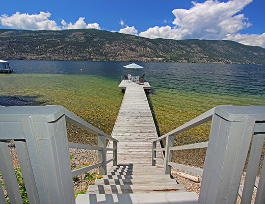 Lakeshore Cabin - 2 Bdrm - Kelowna