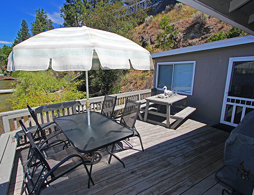 Lakeshore Cabin - 2 Bdrm - Kelowna