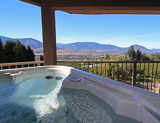 Lakeview Lookout - 4 Bdrm HT - Penticton