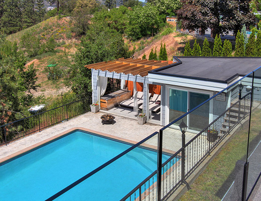 Okanagan Estate House - 5 Bdrm  w/Pool - Kelowna