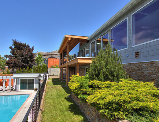 Okanagan Estate House - 5 Bdrm  w/Pool - Kelowna