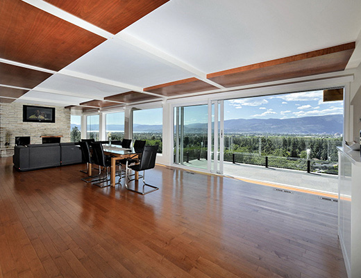 Okanagan Estate House - 5 Bdrm  w/Pool - Kelowna