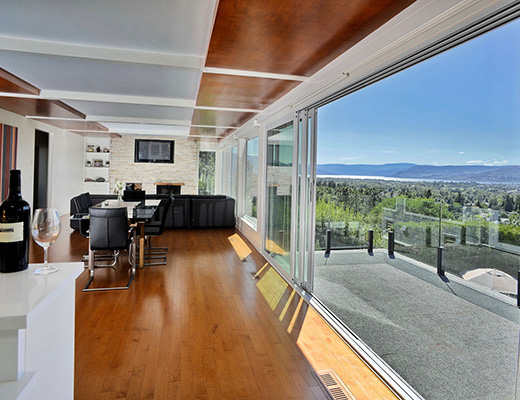 Okanagan Estate House - 5 Bdrm  w/Pool - Kelowna