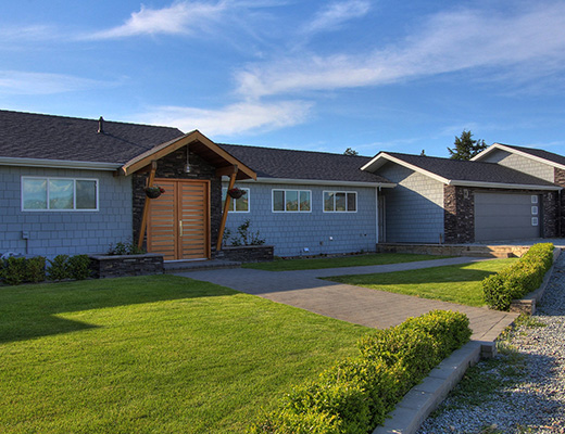 Okanagan Estate House - 5 Bdrm  w/Pool - Kelowna