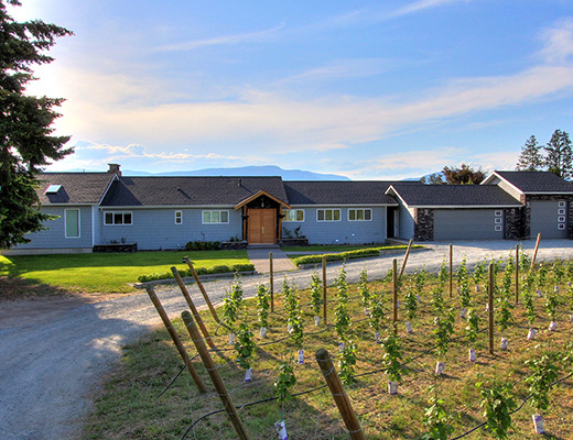 Okanagan Estate House - 5 Bdrm  w/Pool - Kelowna