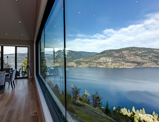 The View - 4 Bdrm w/ Pool HT- Kelowna