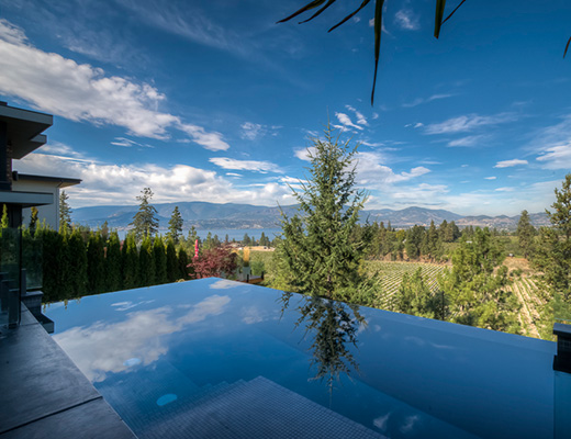 Infinities Edge II - 4 Bdrm HT w/ Pool - Kelowna (CVH)