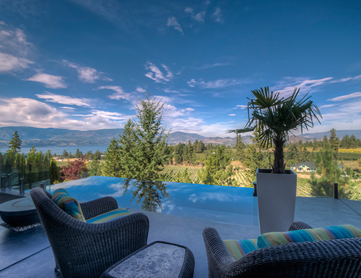 Infinities Edge II - 4 Bdrm HT w/ Pool - Kelowna (CVH)