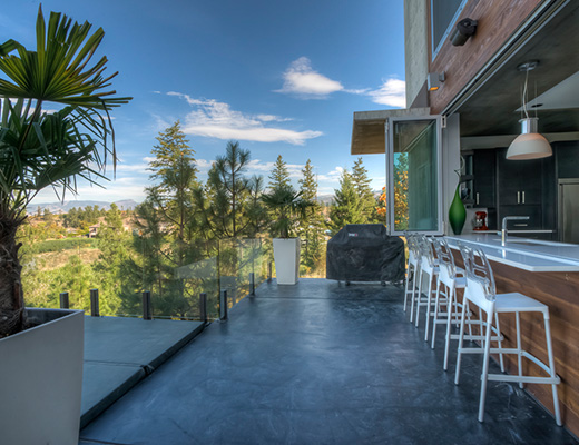 Infinities Edge II - 4 Bdrm HT w/ Pool - Kelowna (CVH)