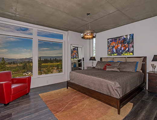 Infinities Edge II - 4 Bdrm HT w/ Pool - Kelowna (CVH)