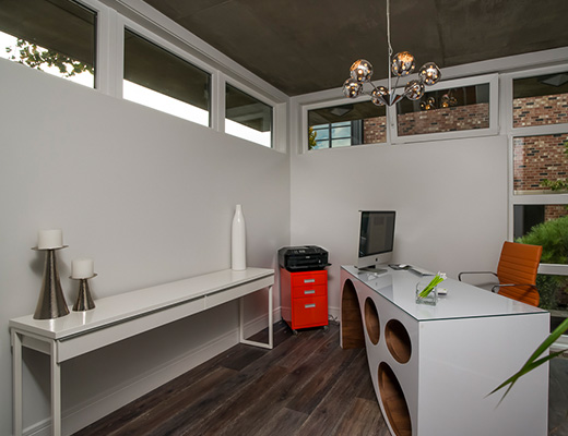 Infinities Edge II - 4 Bdrm HT w/ Pool - Kelowna (CVH)