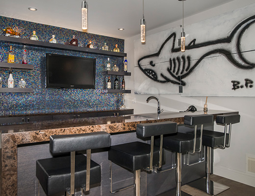 Infinities Edge II - 4 Bdrm HT w/ Pool - Kelowna (CVH)