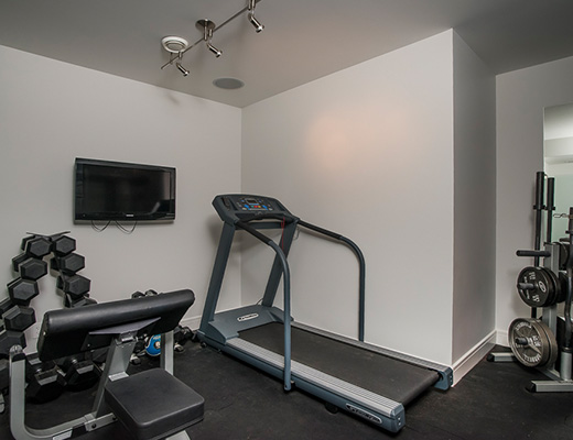 Infinities Edge II - 4 Bdrm HT w/ Pool - Kelowna (CVH)