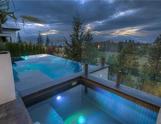 Infinities Edge II - 4 Bdrm HT w/ Pool - Kelowna (CVH)
