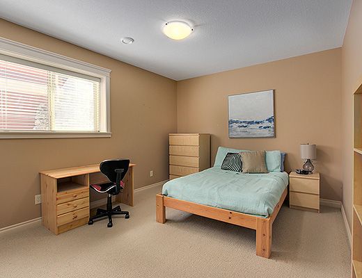 Sky View - 5 Bdrm HT - Kelowna (CVH)