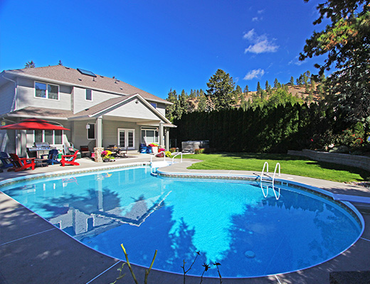 Sundowner - 4 Bdrm w/ Pool HT - Kelowna (CVH)