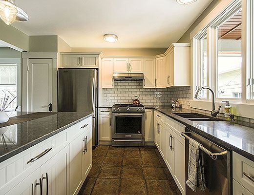 Serenity Gardens - 5 Bdrm + 1 Bdrm Guest House w/ Heated Pool - Kelowna (CVH)