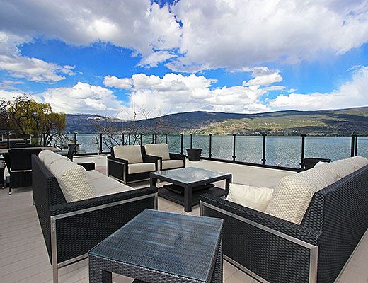 Lakeshore Luxury - 3 Bdrm HT - Summerland