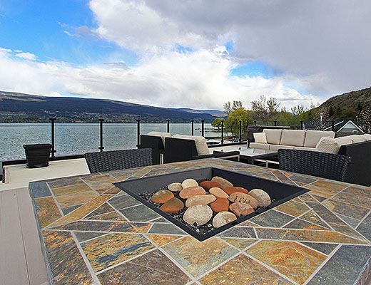 Lakeshore Luxury - 3 Bdrm HT - Summerland