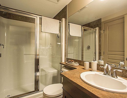 Playa del Sol #218 - 2 Bdrm + Den Lakeside - Kelowna
