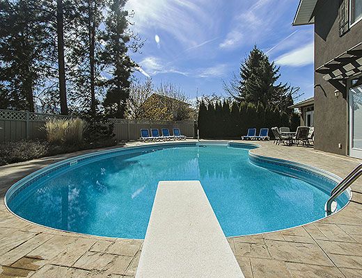 Okanagan Breeze - 5 Bdrm w/ Pool HT - Kelowna (CVH)