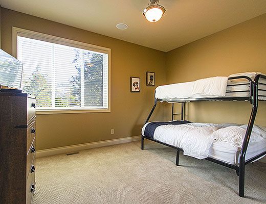 Okanagan Breeze - 5 Bdrm w/ Pool HT - Kelowna (CVH)