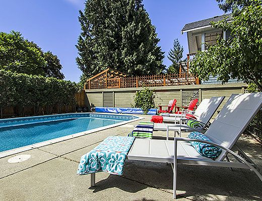 Serenity Gardens - 5 Bdrm + 1 Bdrm Guest House w/ Heated Pool - Kelowna (CVH)