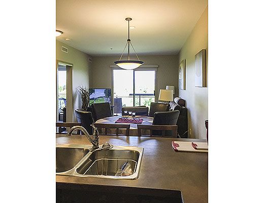 Playa del Sol #626 - 1 Bdrm + Den Creekside - Kelowna