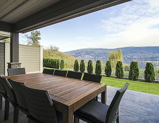 Executive Waterfront Townhome #2 - 3 Bdrm - Summerland (CVH)