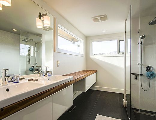 Knox Modern - 4 Bdrm - Kelowna