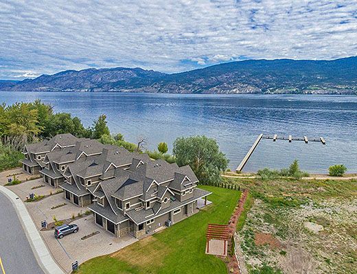 Executive Waterfront Townhome #3 - 3 Bdrm - Summerland (CVH)