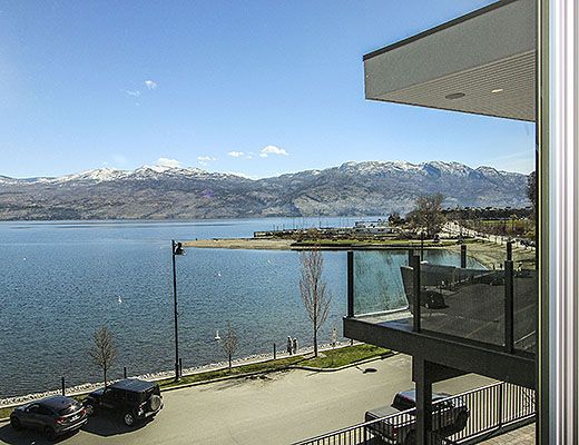 Sunrise Beach House - 5 Bdrm + Den HT - West Kelowna