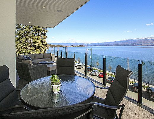 Sunrise Beach House - 5 Bdrm + Den HT - West Kelowna