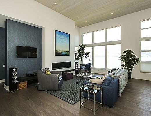 Sunrise Beach House - 5 Bdrm + Den HT - West Kelowna