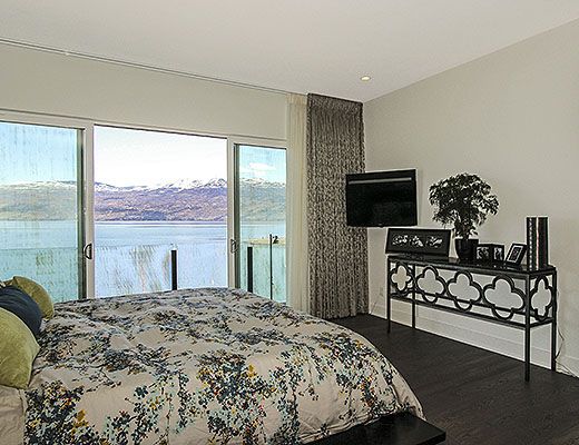 Sunrise Beach House - 5 Bdrm + Den HT - West Kelowna