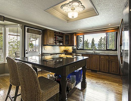 Orchard Estate - 4 Bdrm w/ Pool - Kelowna (CVH)