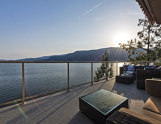 Majestic Waterfront - 5 Bdrm - Kelowna 