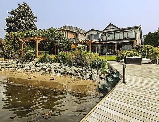 The Lakefront Residence - 3 Bdrm HT - Kelowna