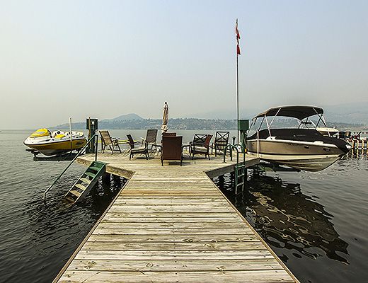 The Lakefront Residence - 3 Bdrm HT - Kelowna
