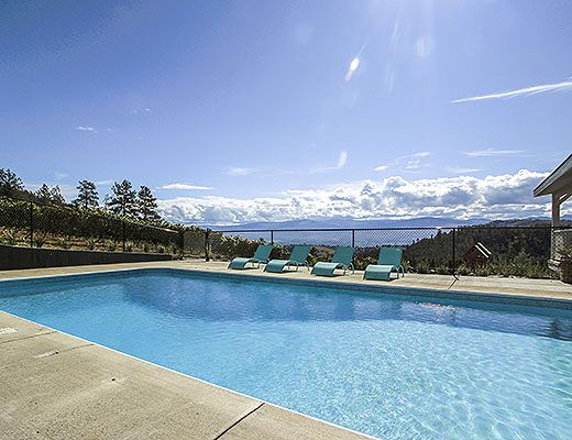 Hugh & Mary Vineyard - 4 Bdrm w/ Pool - West Kelowna