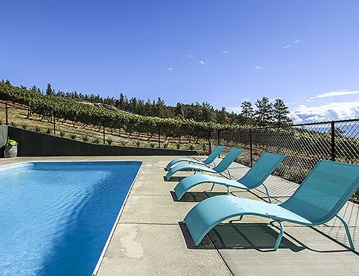 Hugh & Mary Vineyard - 4 Bdrm w/ Pool - West Kelowna