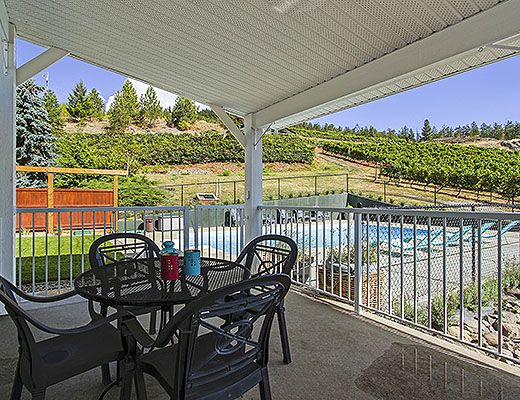 Hugh & Mary Vineyard - 4 Bdrm w/ Pool - West Kelowna