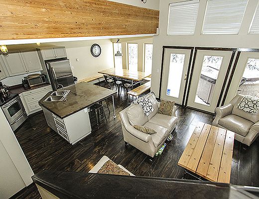 Avalanche Lodge - 3 Bdrm + Loft HT - Big White (CVH)