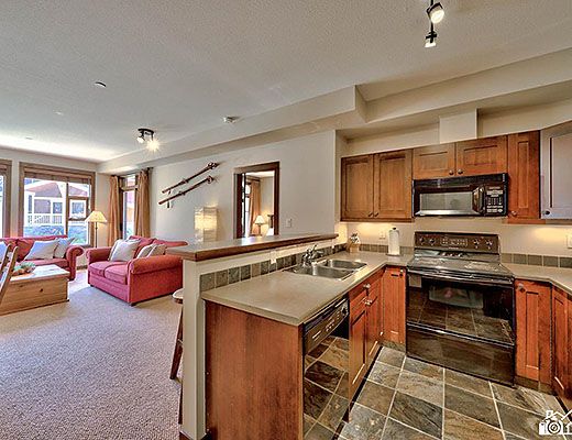 Stone's Throw #12 - 2 Bdrm HT - Sun Peaks