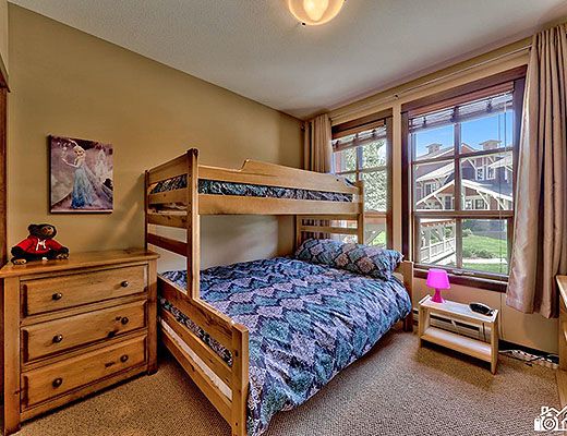 Stone's Throw #12 - 2 Bdrm HT - Sun Peaks