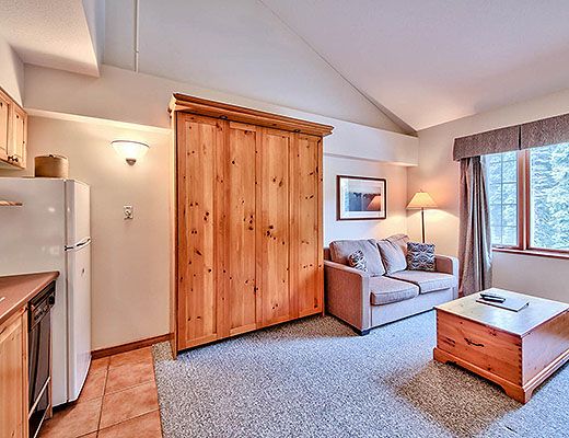 Hearthstone Lodge #221 - Studio + Loft (Family Suite) - Sun Peaks